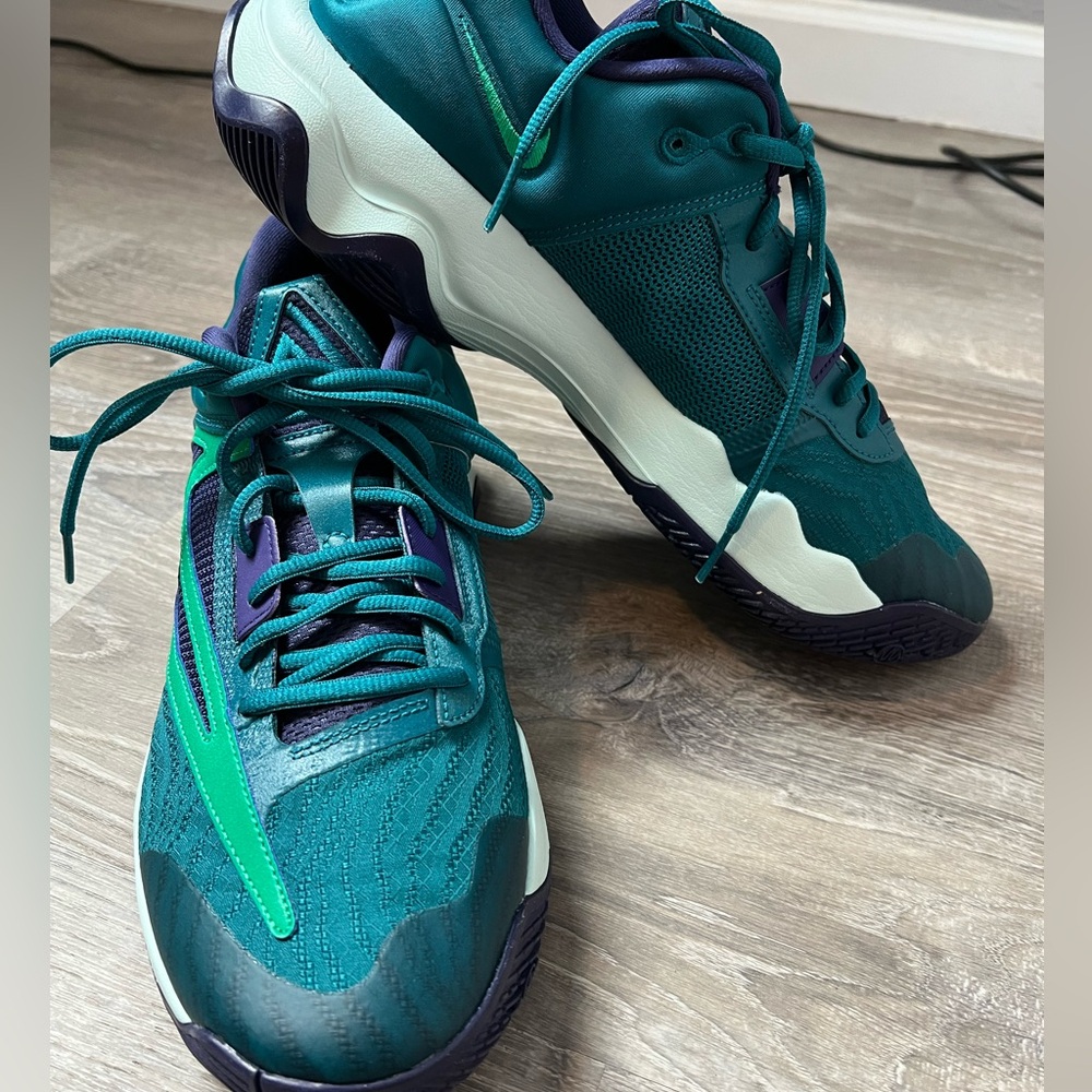 NIB‎ Nike Giannis Immortality 3 Shoes- 12